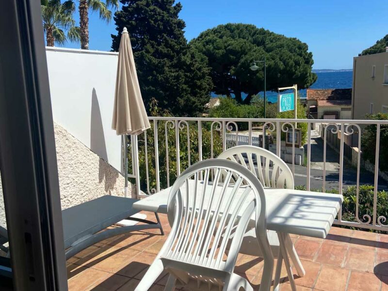 Hotel Lavandou - Suite – Vue mer (1) Hotel 4 étoiles Lavandou avec piscine - Suite vue mer