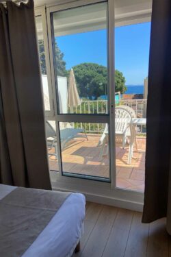 Hotel Lavandou - Suite – Vue mer (2) Hotel 4 étoiles Lavandou avec piscine - Suite vue mer