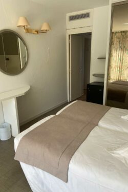 Hotel Lavandou - Suite – Vue mer (5) Hotel 4 étoiles Lavandou avec piscine - Suite vue mer