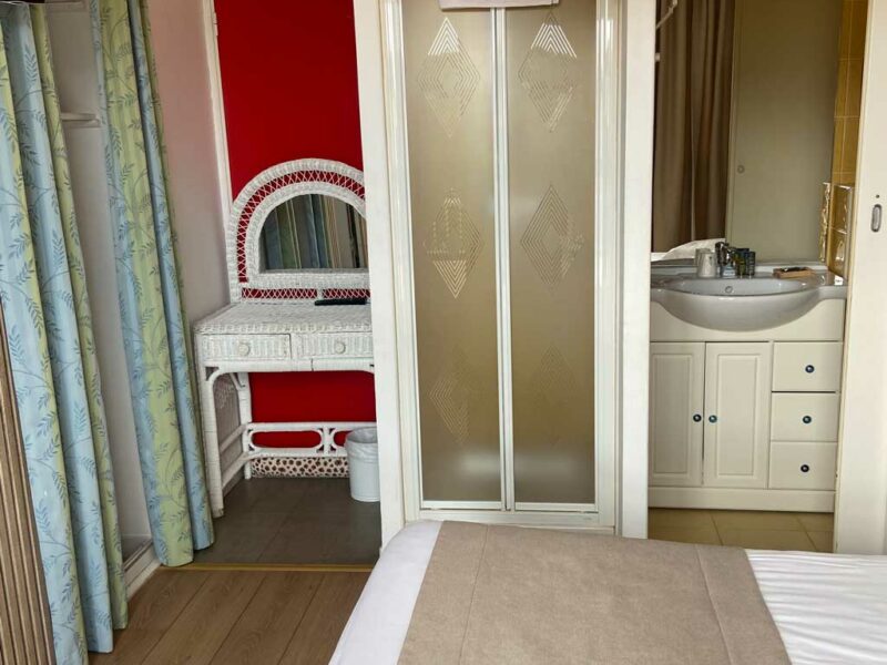 Hotel Lavandou - Suite – Vue mer (6) Hotel 4 étoiles Lavandou avec piscine - Suite vue mer