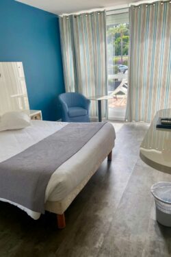 Hotel Lavandou - Suite – Vue ouest (3) Hotel piscine Lavandou Aiguebelle - suite