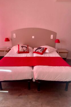 Hotel Lavandou - Suite – Vue ouest (6) Hotel piscine Lavandou Aiguebelle - suite