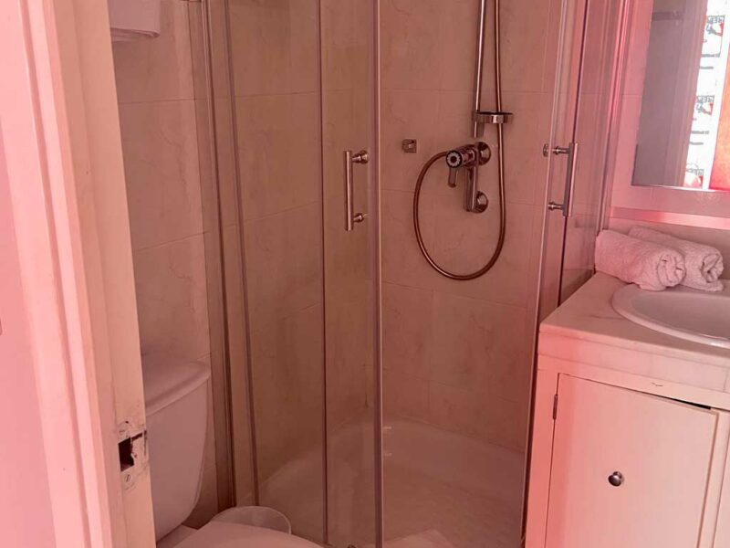 Hotel Lavandou - Suite – Vue ouest (7) Hotel piscine Lavandou Aiguebelle - suite