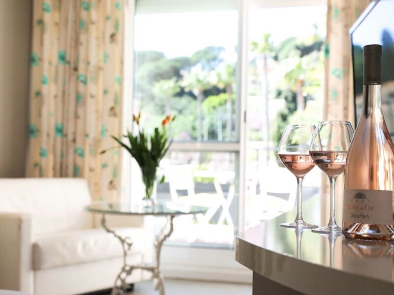 Hotel Lavandou avec piscine - Suite vue mer 4 Hotel Lavandou avec piscine - Suite vue mer