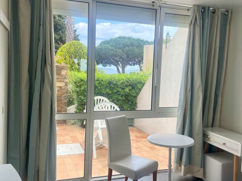 Hotel Le Lavandou - Chambre double – Rez de jardin – Cote mer (1)