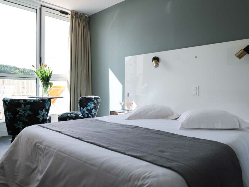 Hotel piscine Lavandou - chambre double vue mer