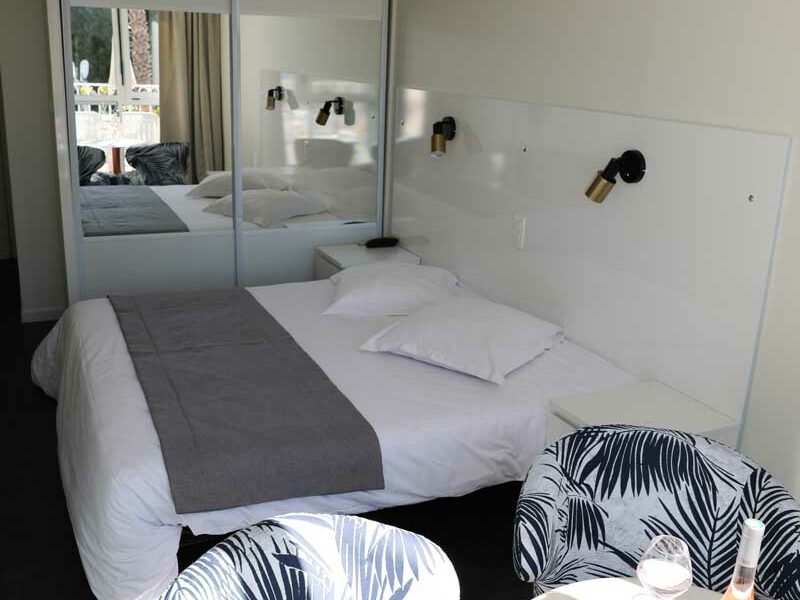 Hotel piscine Lavandou - chambre double vue mer