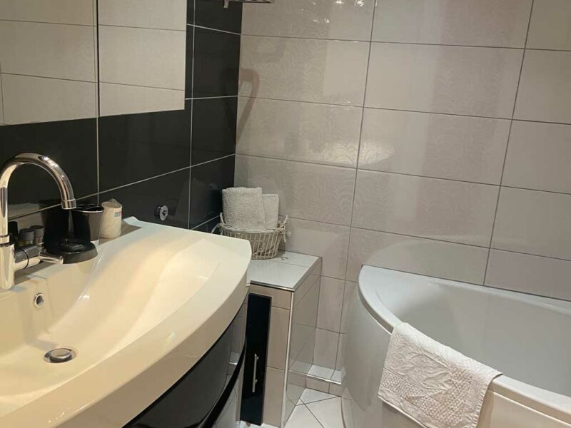 Hotel Lavandou 4 étoiles avec piscine - Suite triple vue mer