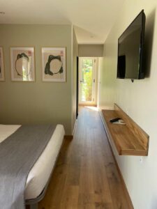 Hotel Lavandou - Grande chambre – Rez de jardin – Côté mer (3) Hotel Lavandou 4 étoiles piscine - grande chambre Rez de jardin - Côté mer