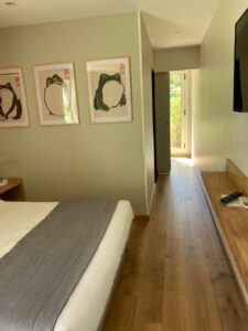 Hotel Lavandou - Grande chambre – Rez de jardin – Côté mer (5) Hotel Lavandou 4 étoiles piscine - grande chambre Rez de jardin - Côté mer