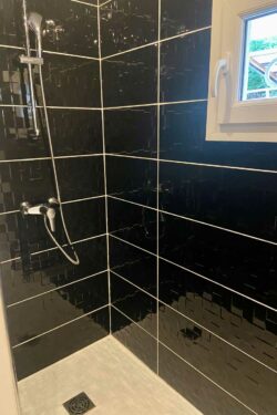 Hotel Lavandou - Grande chambre – Rez de jardin – Côté ouest (4) Hotel le lavandou piscine - chambre triple rez de jardin cote ouest