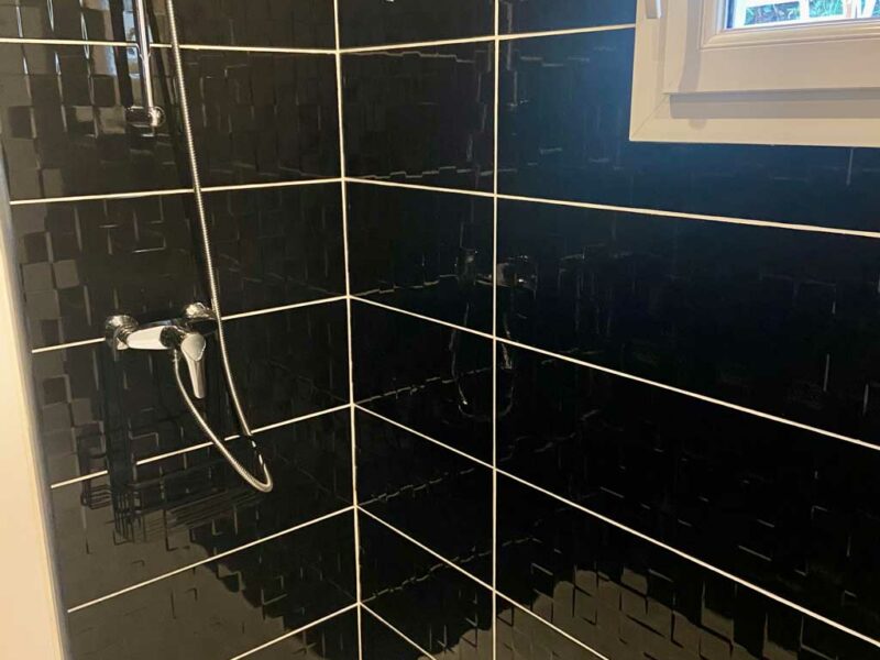 Hotel Lavandou - Grande chambre – Rez de jardin – Côté ouest (4) Hotel le lavandou piscine - chambre triple rez de jardin cote ouest