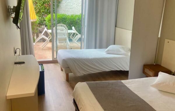 Large room – Garden level – West view