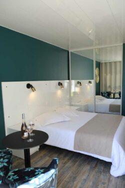 Hotel Lavandou - chambre double en Rez de jardin - Côté mer