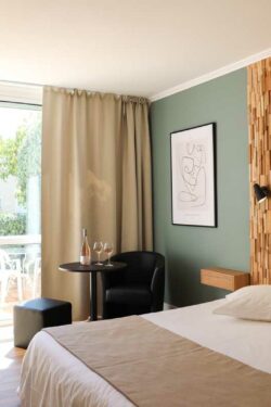 Hotel Lavandou - chambre double en Rez de jardin - Côté mer