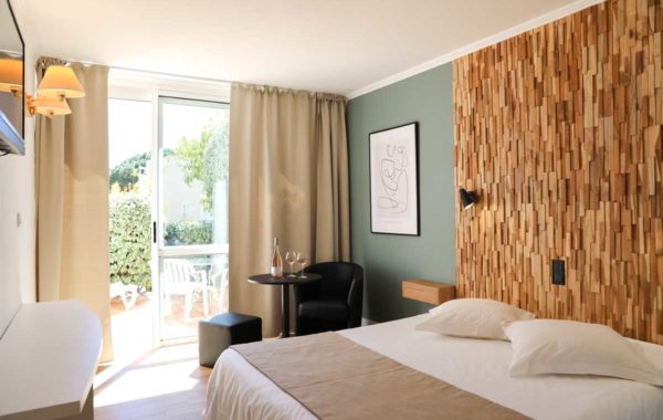 Double room – Garden level – Sea side