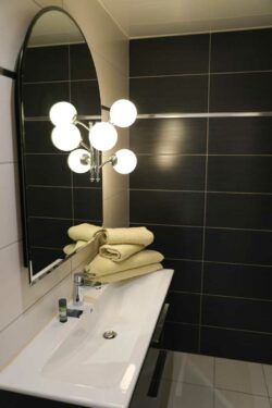 Hotel Lavandou - chambre double en Rez de jardin - Côté mer