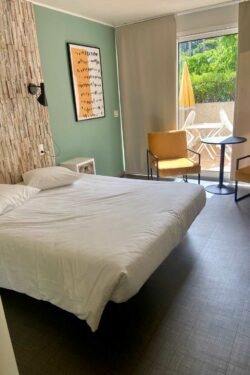 Hotel Le Lavandou - Chambre double – Rez de jardin – Cote ouest (1) Hotel le Lavandou avec piscine - chambre double rez de jardin coté ouest