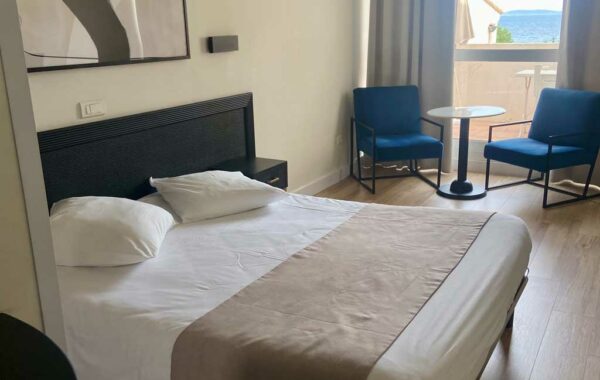 Large room – Sea view – Balcony